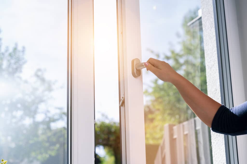 Comment bien aérer sa chambre en hiver ?