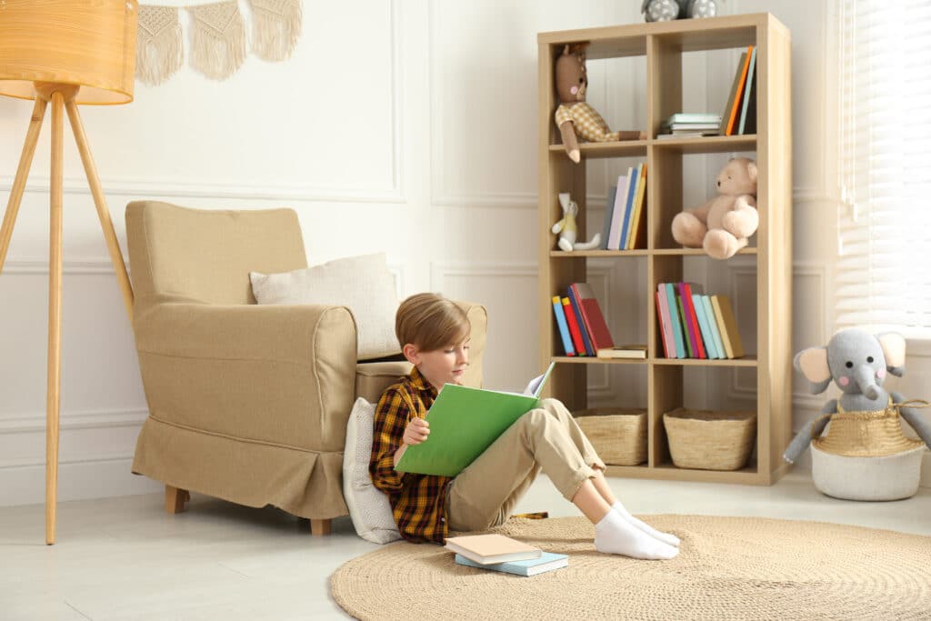 Rangement dans une chambre d'enfant 