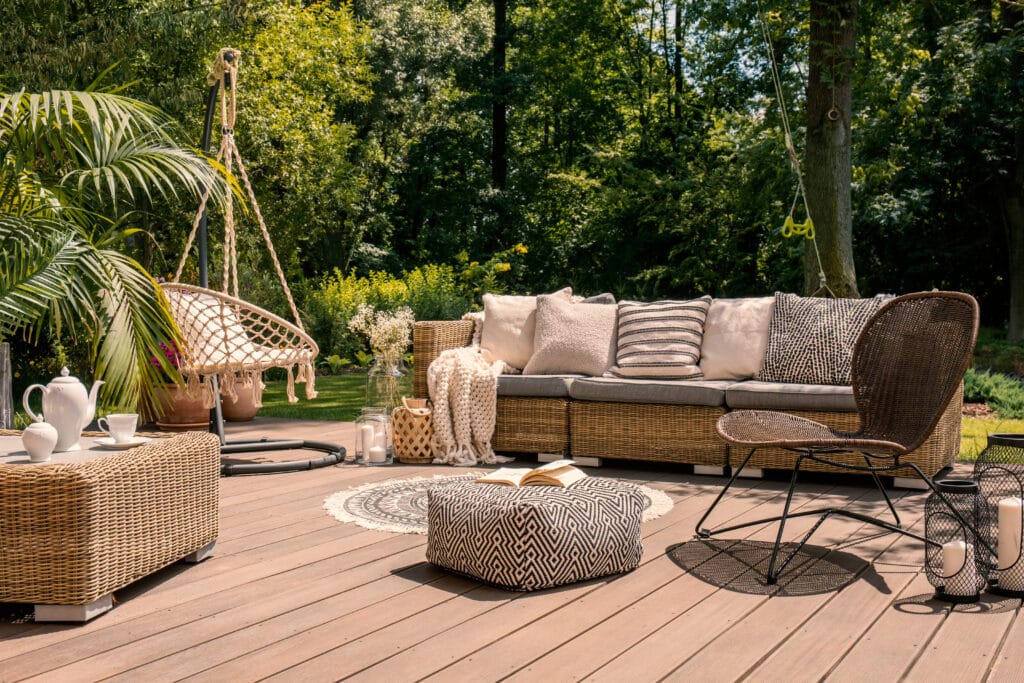Comment construire une terrasse en bois dans son jardin ?