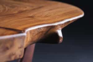 Choisir une table en bois français, c’est miser sur un savoir-faire prouvé 