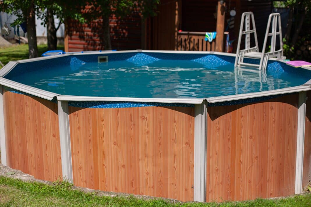 Comment habiller une piscine tubulaire ?